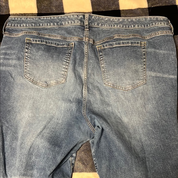 Torrid #Feelthefit Crop Boyfriend Vintage Stretch Blue Distressed Jeans size 22 - Picture 10 of 15